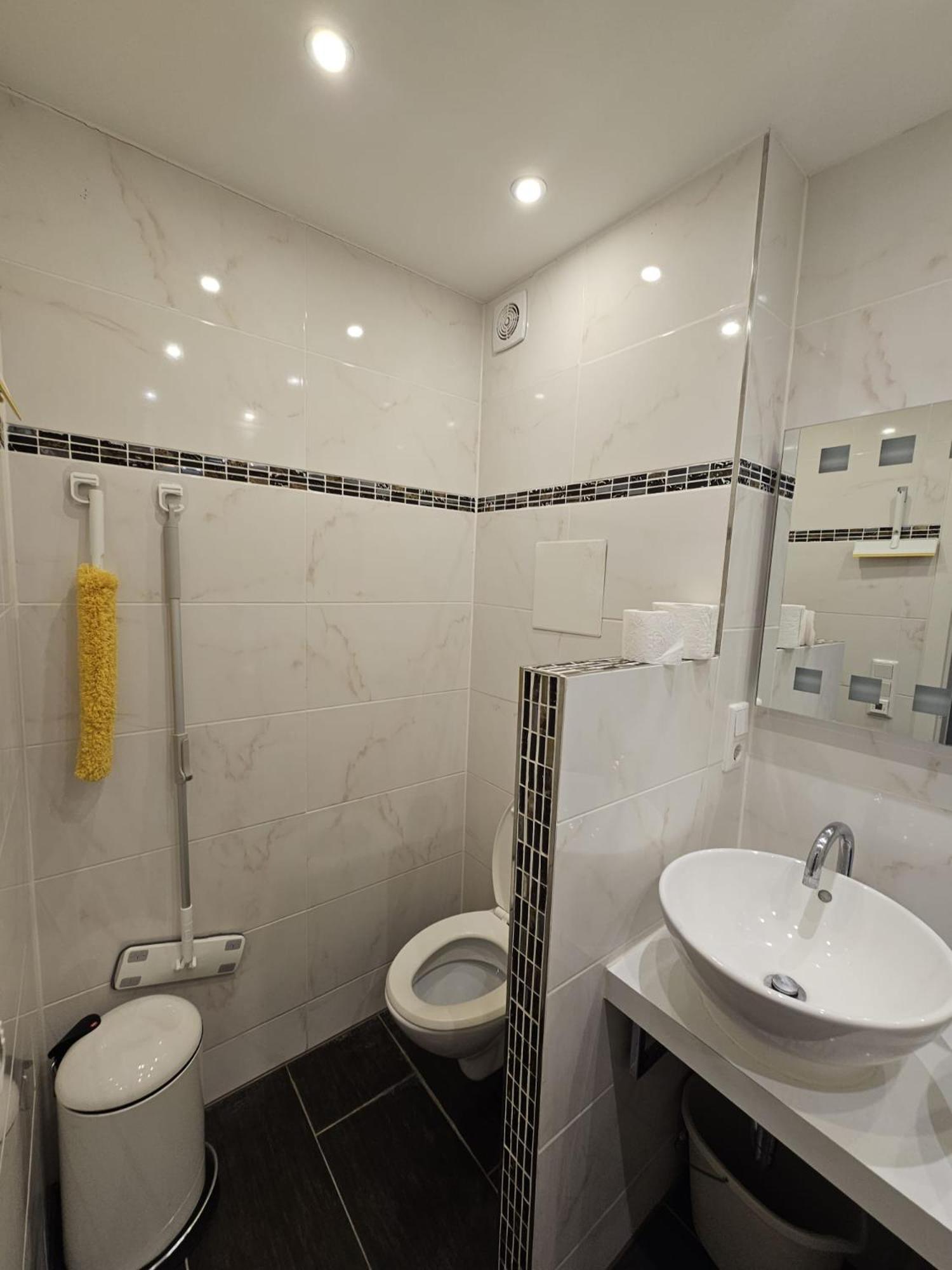Oez 3 Apartment